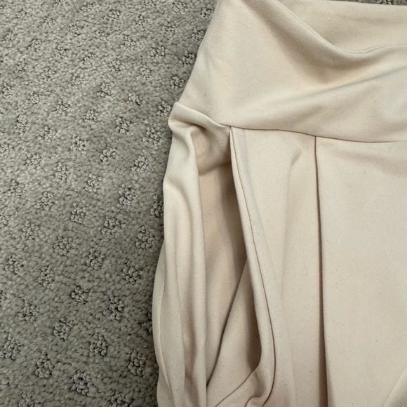 Susana Monaco High Waist Cream Shorts & Crop top set - Picture 3 of 3